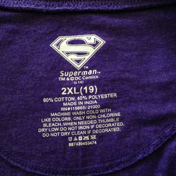 Superman Long Sleeve Distressed Logo - Picture 5 of 8